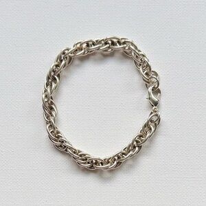 Silver-Tone Woven Chain Bracelet – Chic Everyday Style